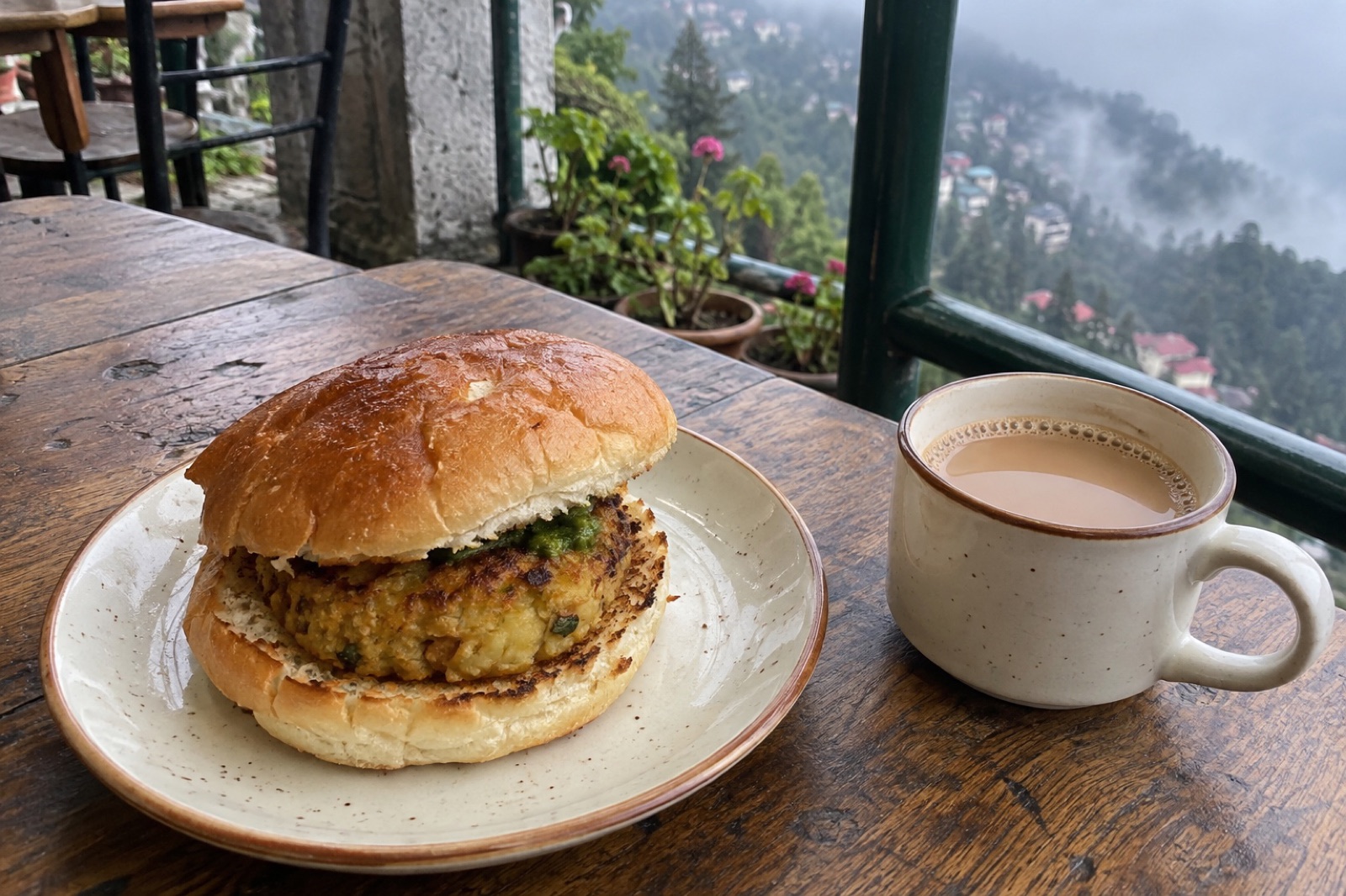 Bun Tikki (Char Dukan) — vegetarian Mussoorie dish