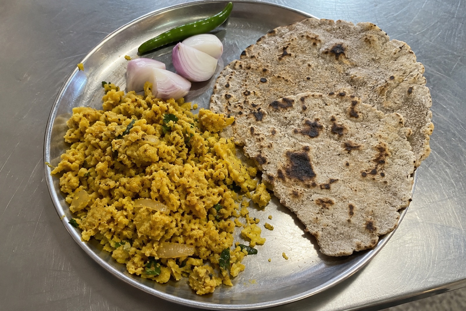 Jhunka Bhakri — vegetarian Bijapur (Vijayapura) dish