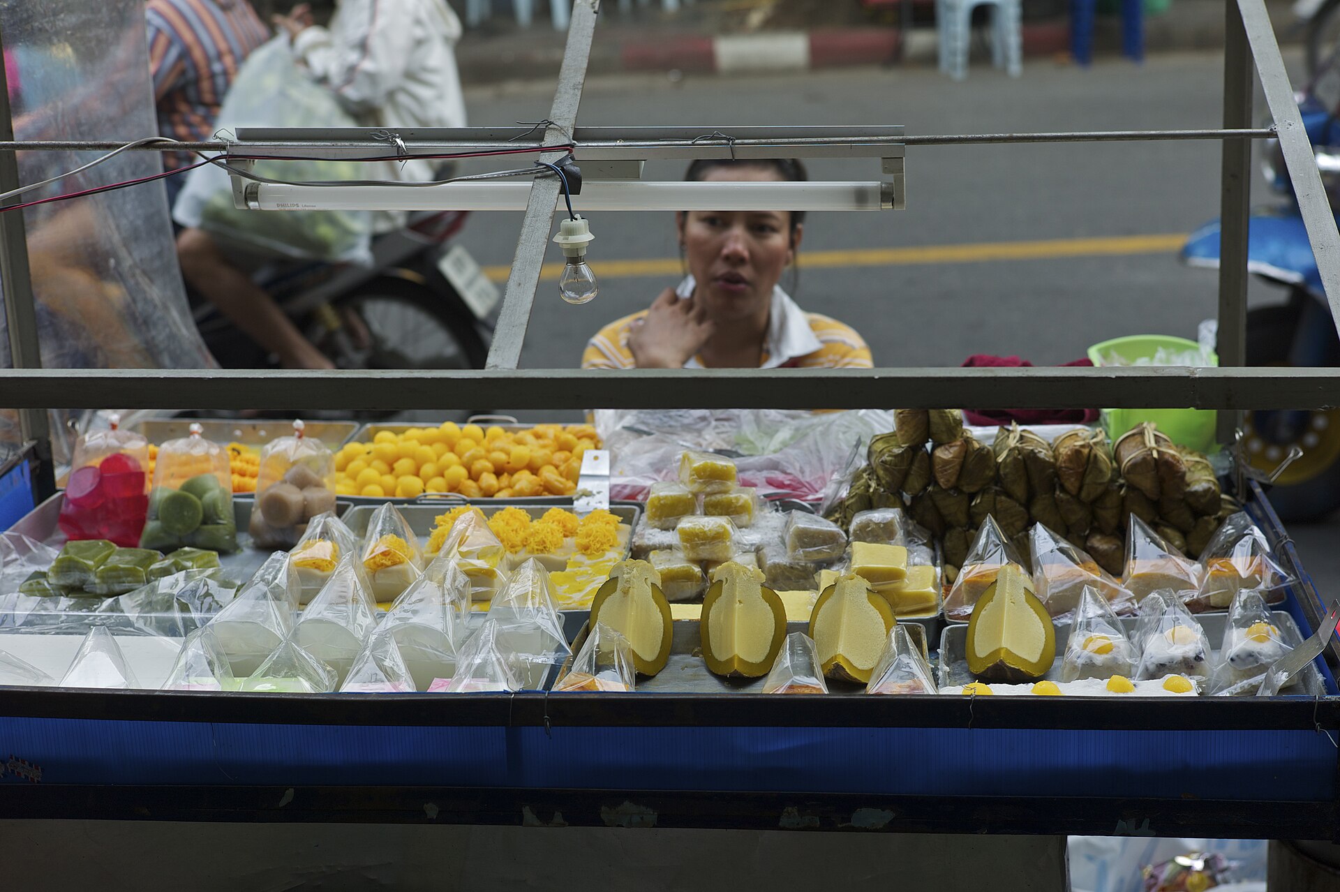 Foi thong and the golden sweets — vegetarian Ayutthaya dish