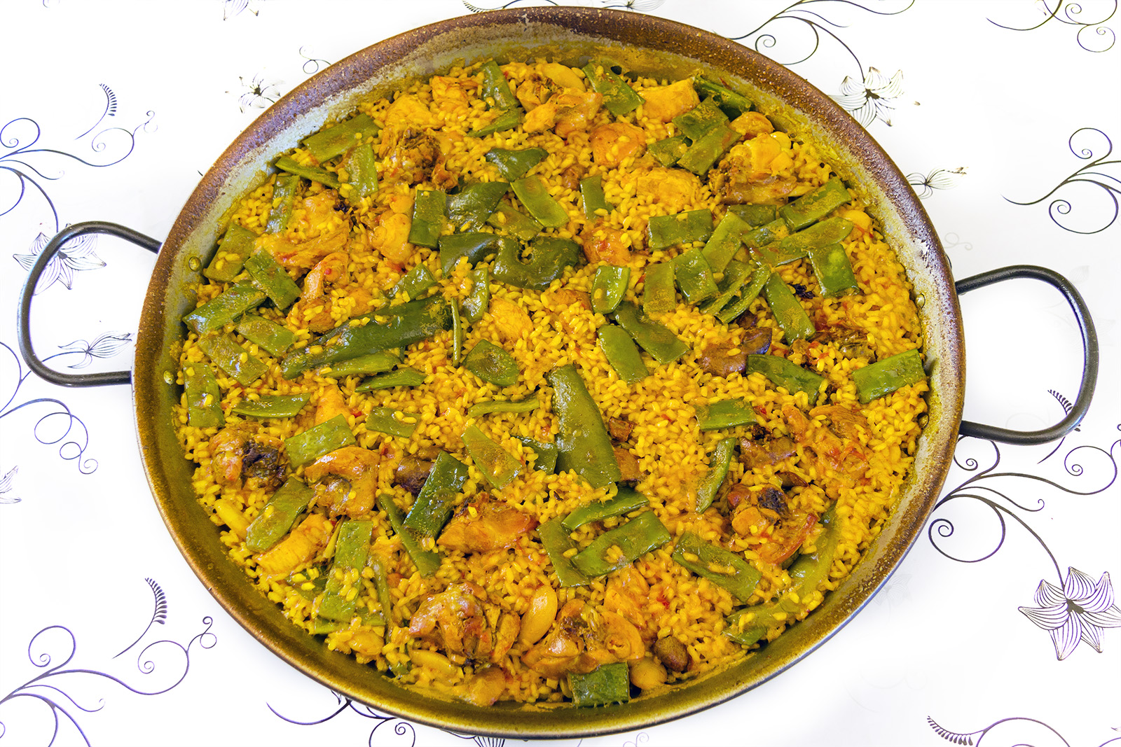 Paella valenciana — non-vegetarian Valencia dish