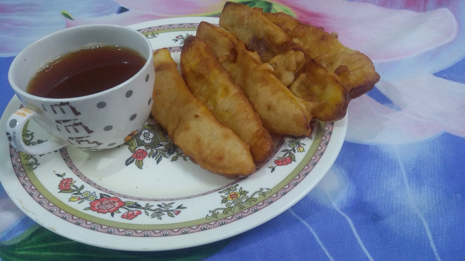 Pazham Pori — vegetarian Munnar dish