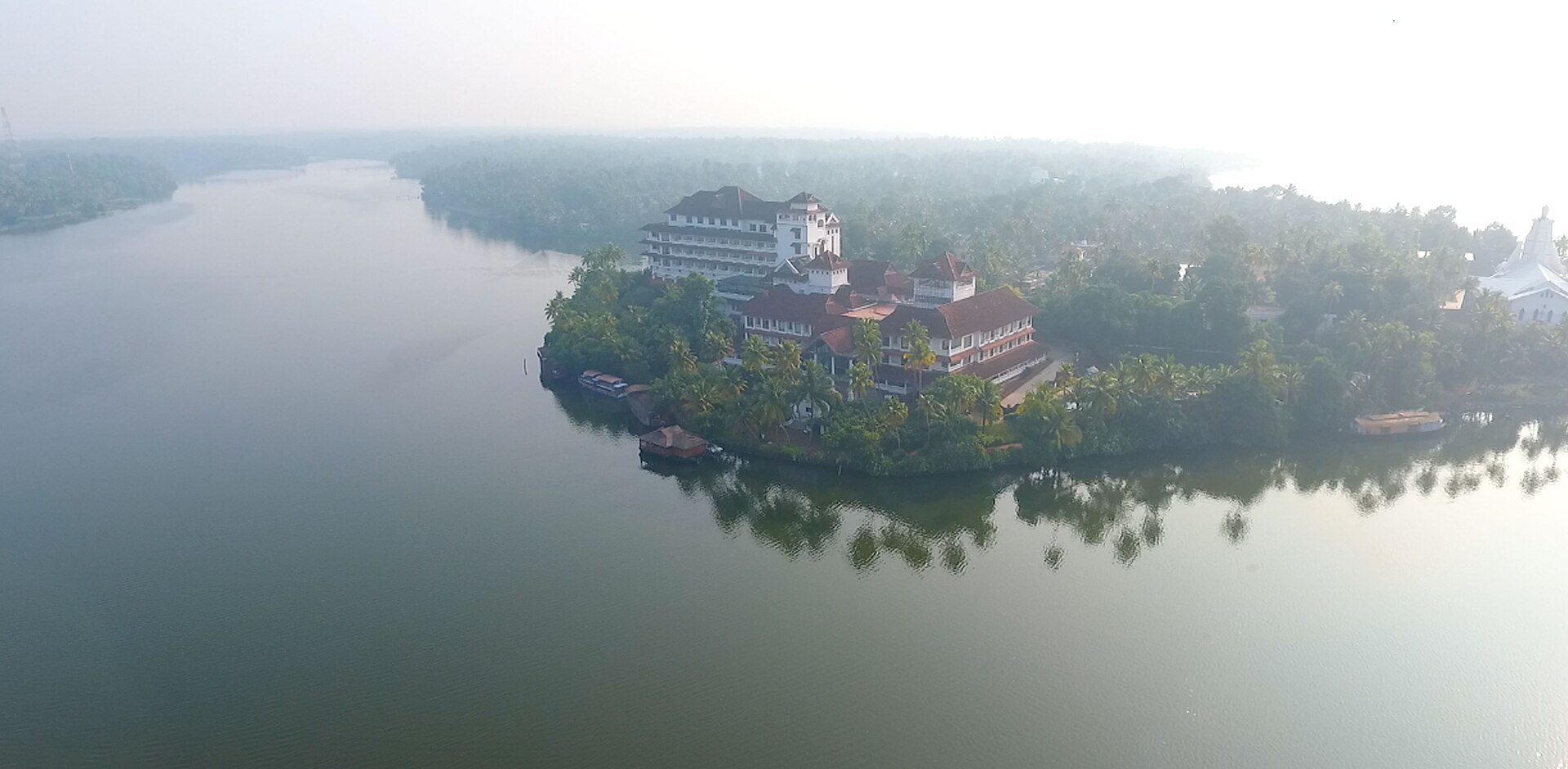 Ashtamudi Lake — photo