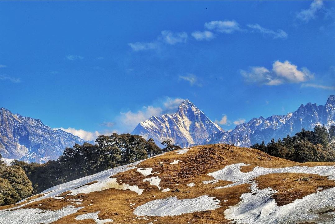 Auli Ski Slopes — photo