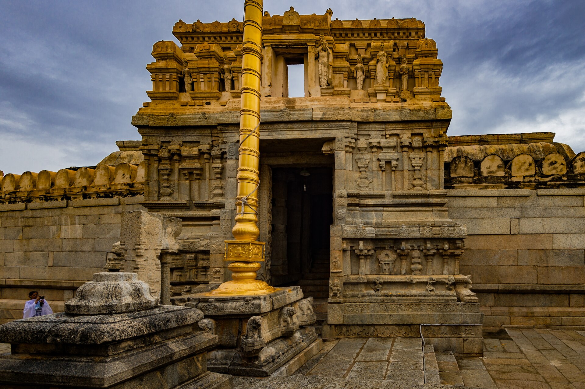 Hanging Pillar — photo