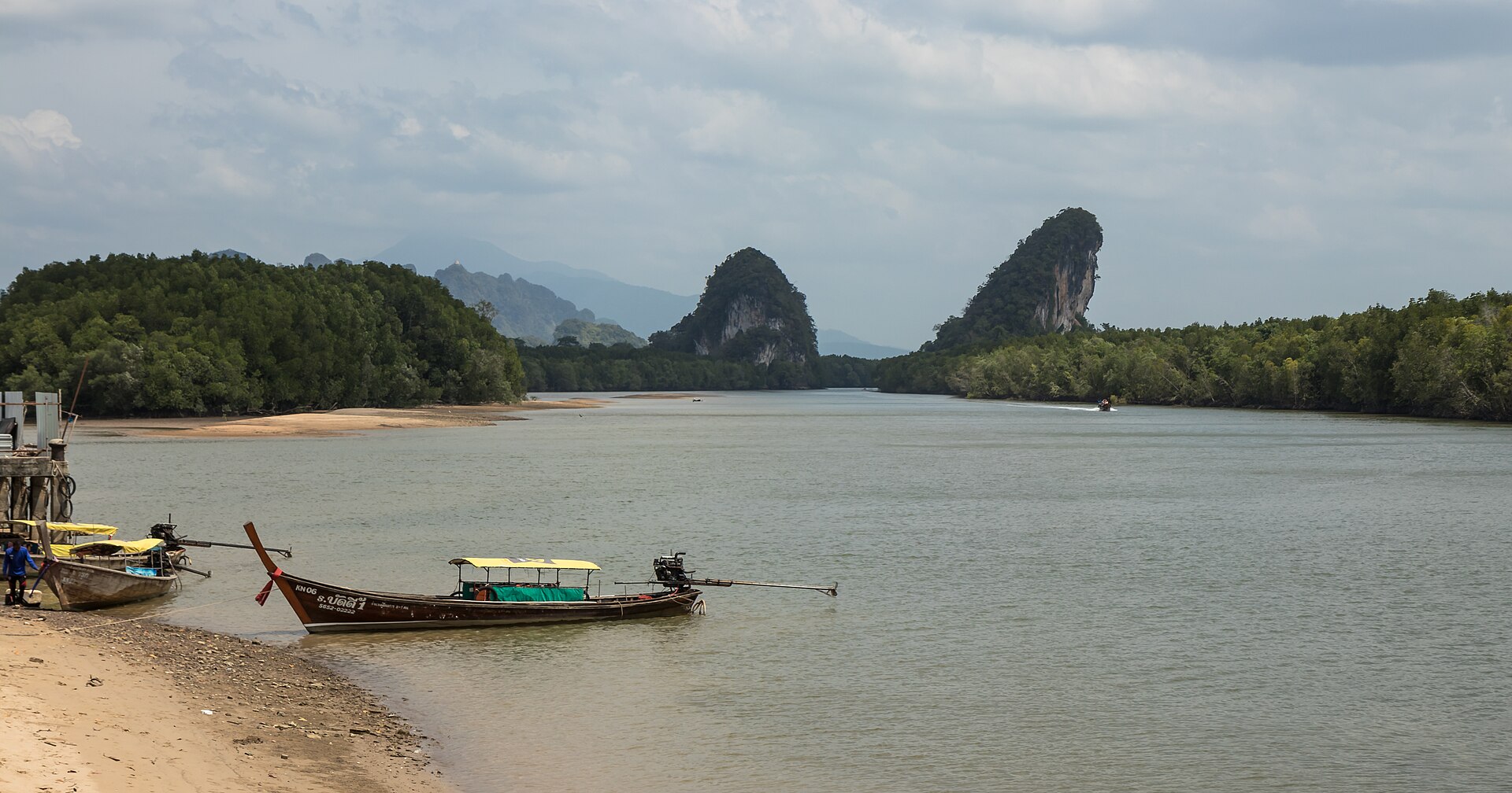 Khao Khanab Nam — photo