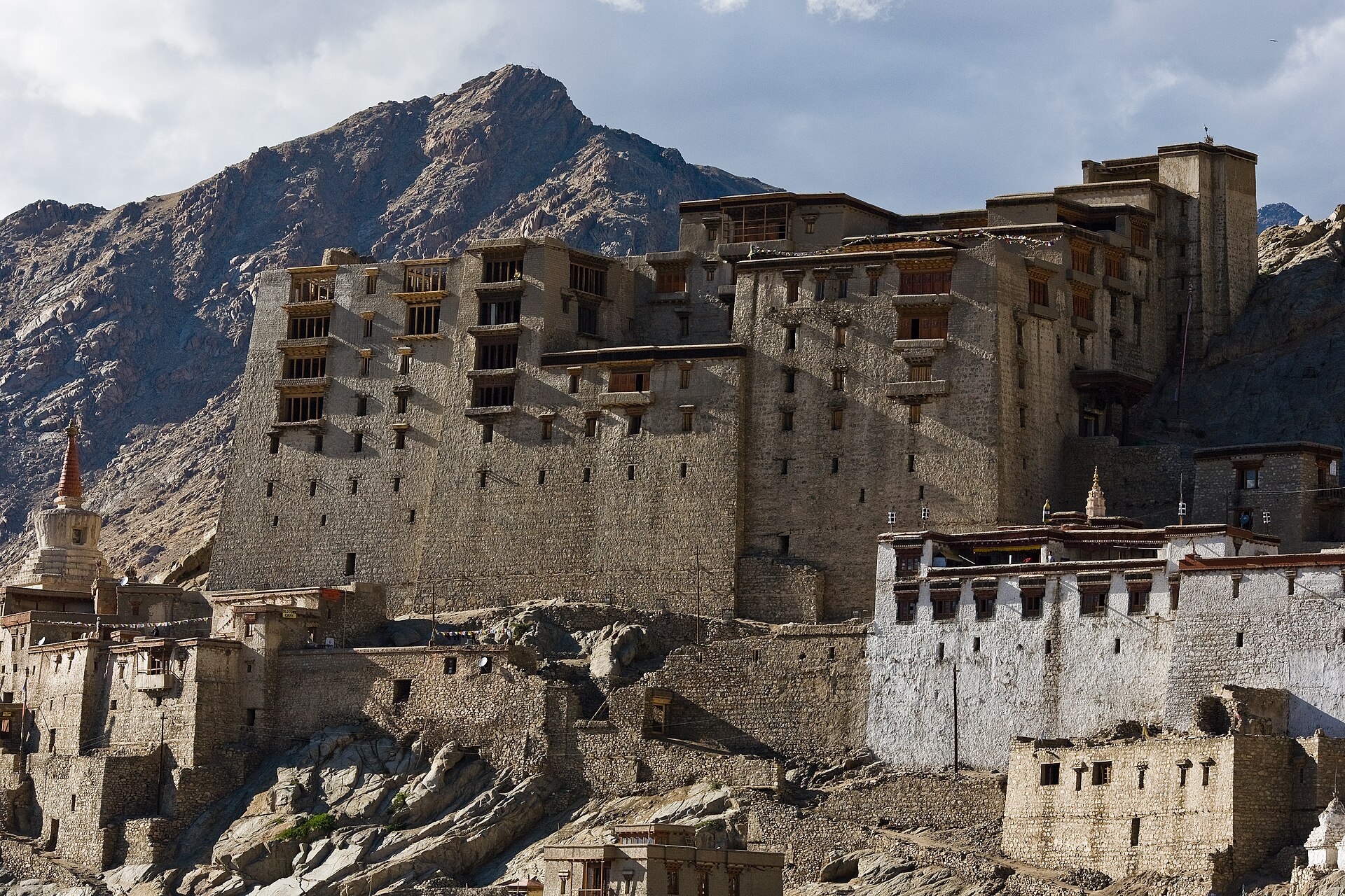 Leh Palace — photo