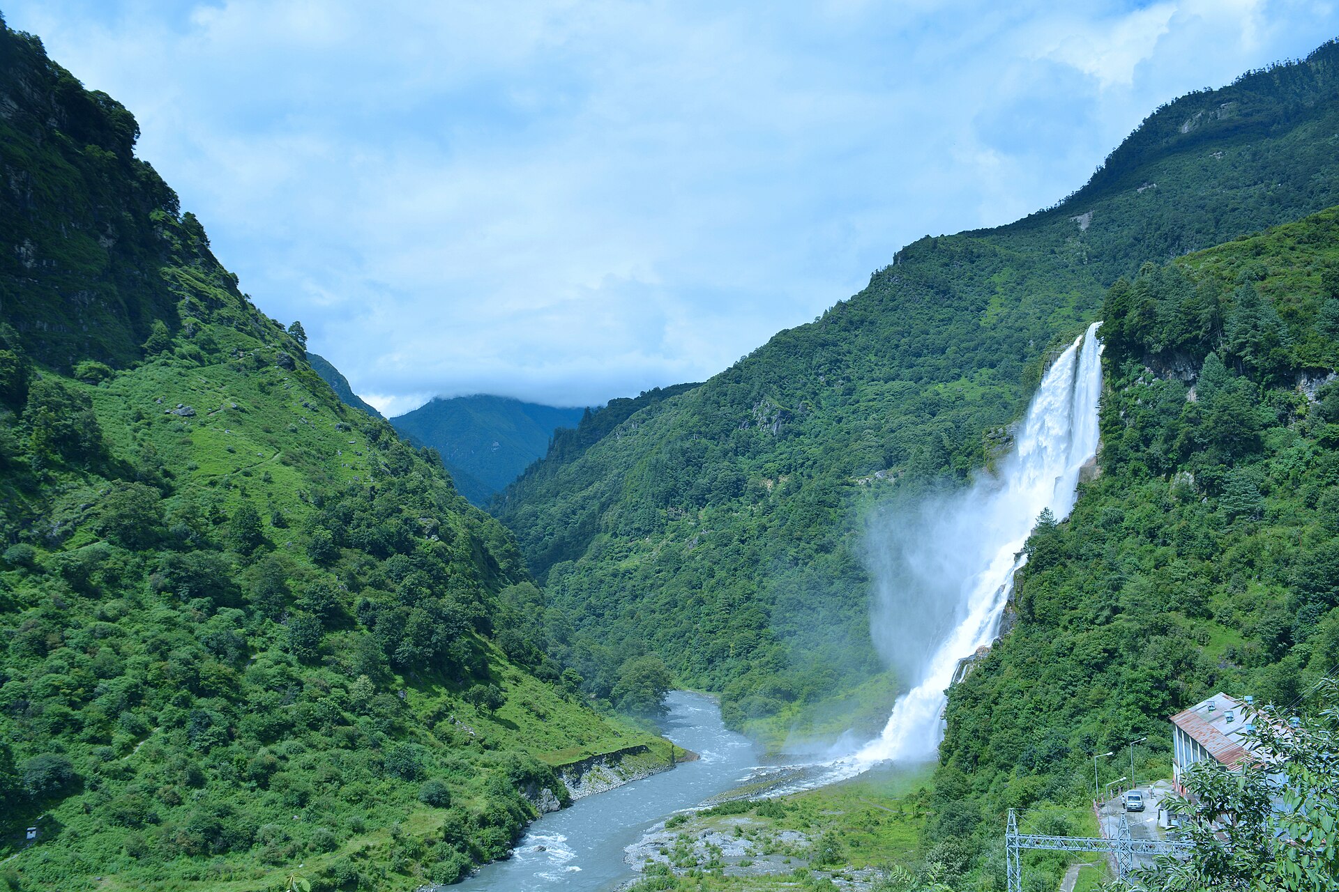 Nuranang Falls — photo