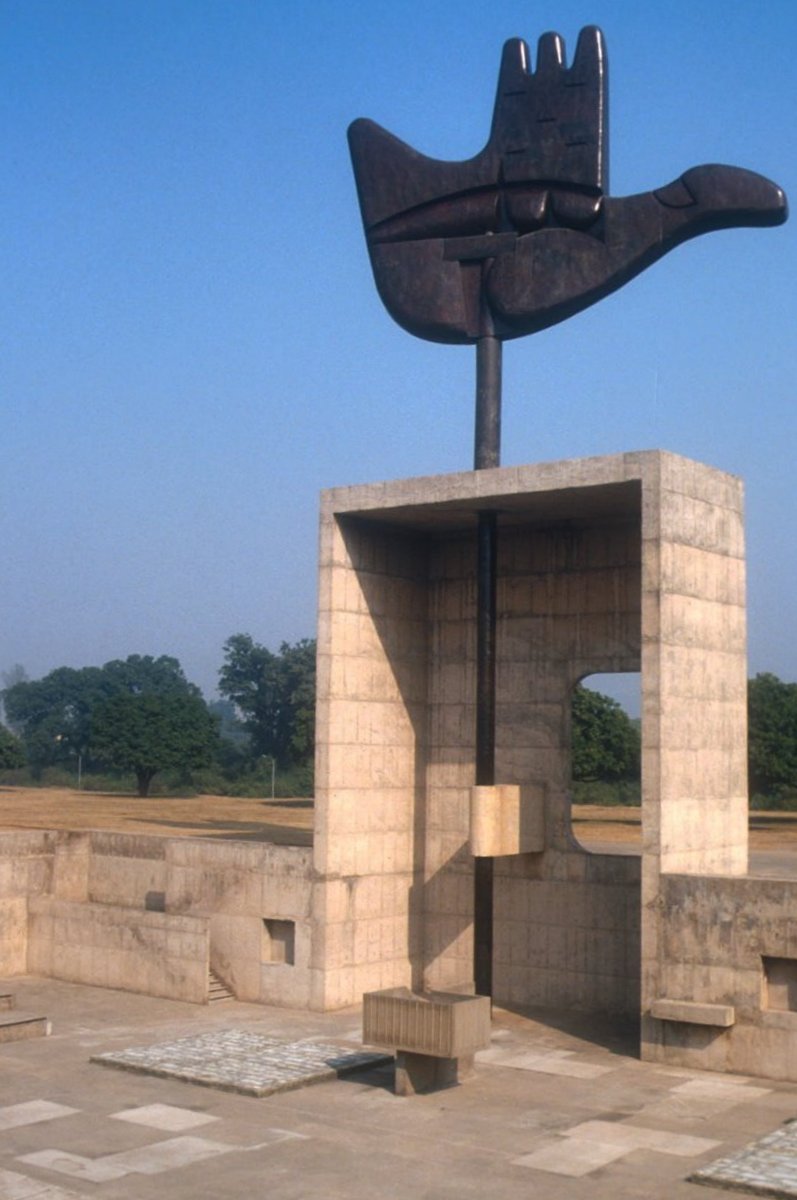 Open Hand Monument — photo