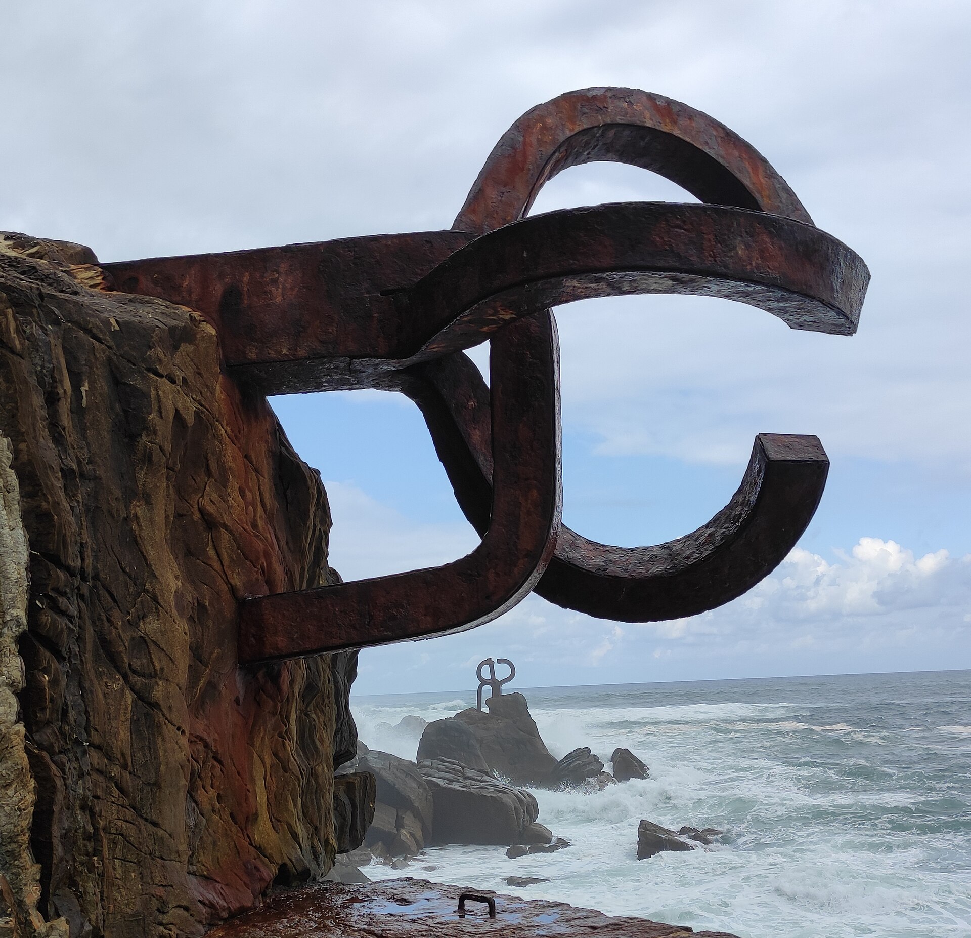 Peine del Viento — photo