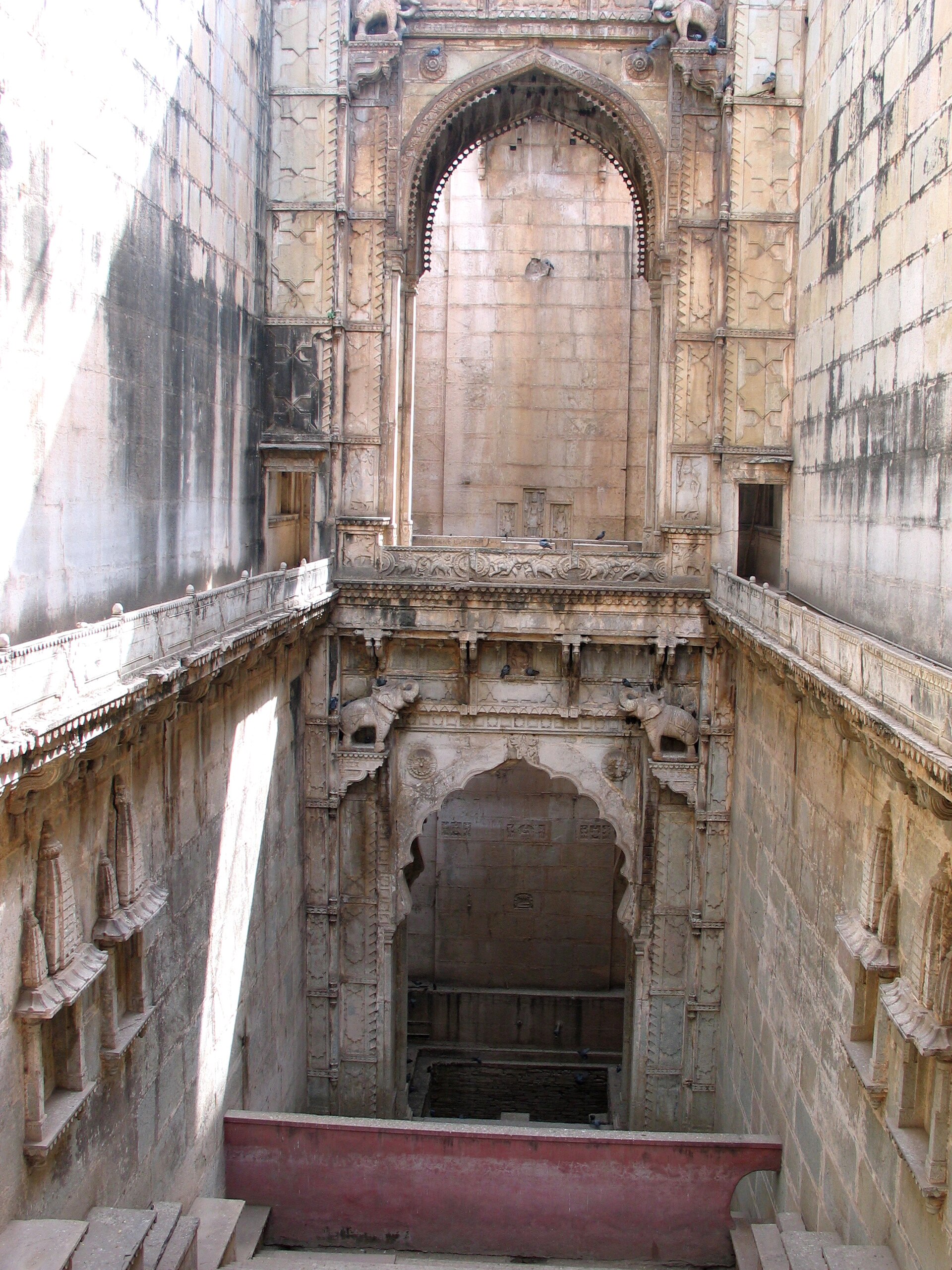 Raniji ki Baori — photo