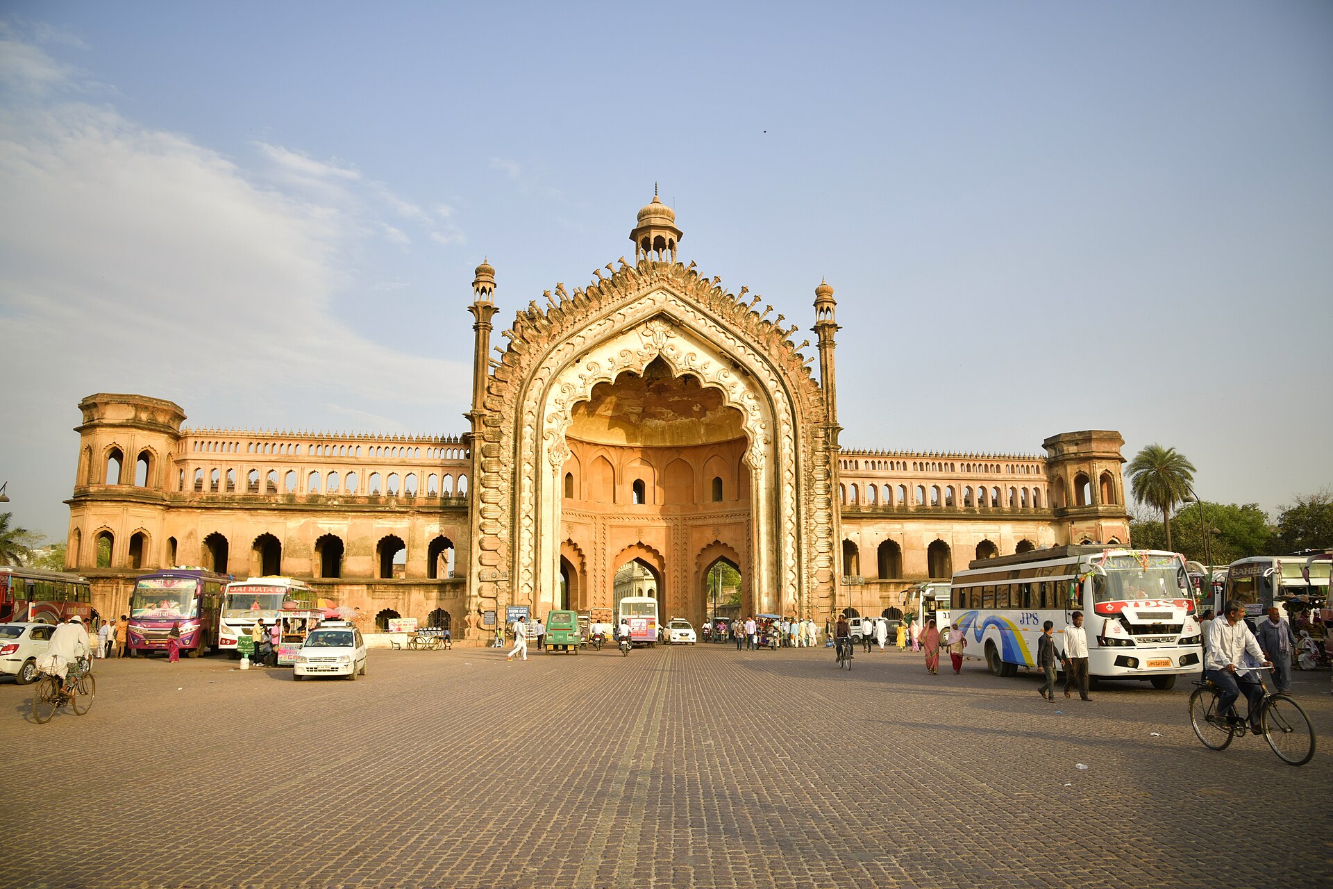 Rumi Darwaza — photo