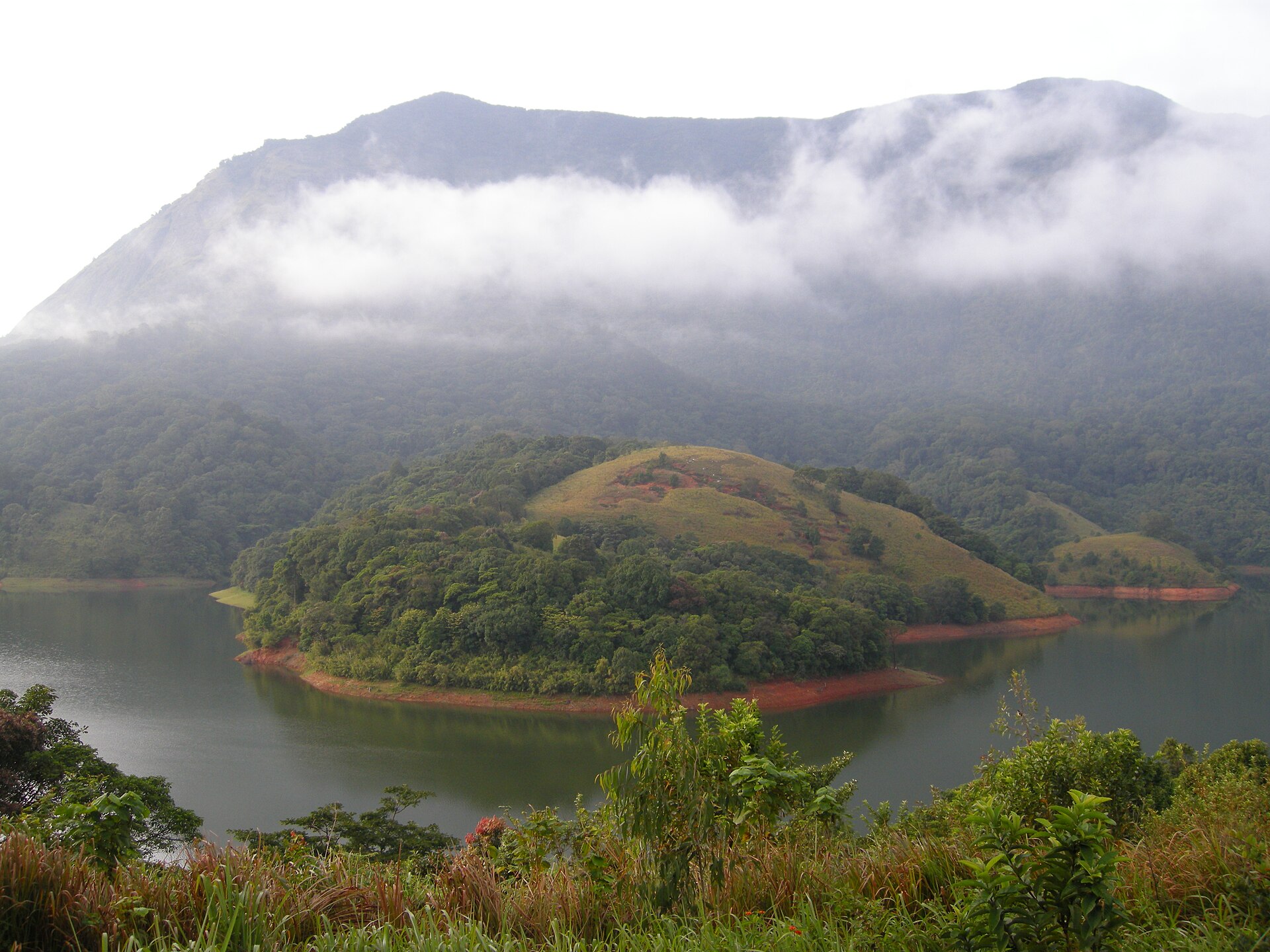 Siruvani Falls & Dam — photo