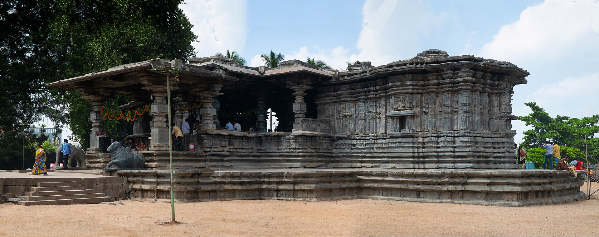 Thousand Pillar Temple — photo