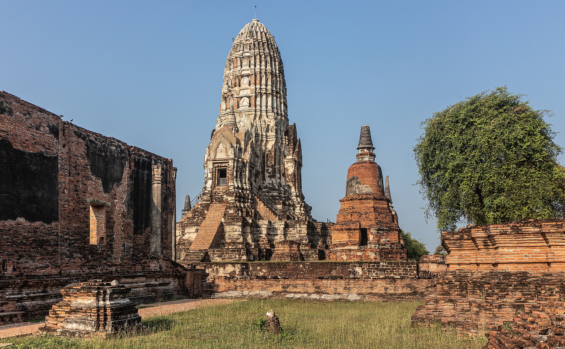 Wat Ratchaburana — photo